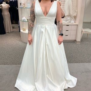 David’s bridal wedding dress